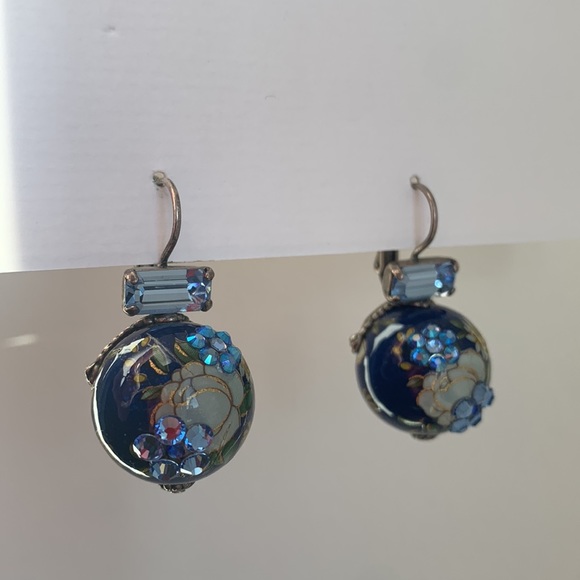 Exquisite hand painted lacquer earrings - Picture 4 of 8